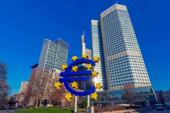 Frankfurt: Guided Bike Tour - Experiencing Frankfurts Cityscape