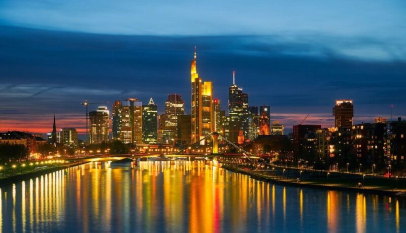 Frankfurt: Guided Walk Tour With Apple Wine Tasting - Historical Insights