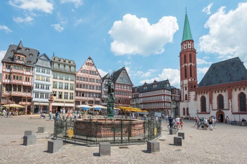 Frankfurt: Highlights and New Old Town English-Language Tour - Tour Features