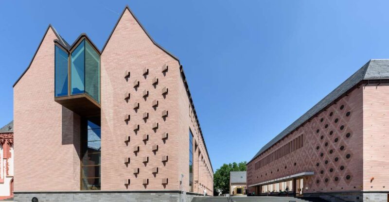 Frankfurt: Historisches Museum Entry Ticket - Museum Experience and Exhibitions