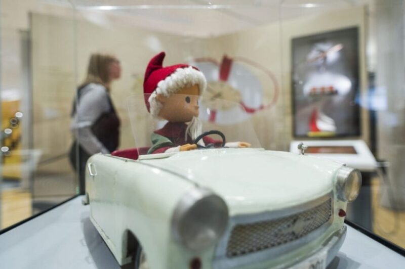 Frankfurt: Museum of Communication Exhibitions - Museum Hours and Languages