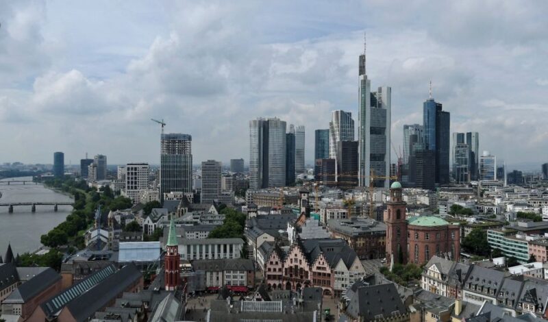 Frankfurt - Old Town Historic Walking Tour - Architectural Highlights