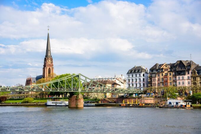 Frankfurt: Old Town Historical Walking Tour in German - Accessibility and Recommendations