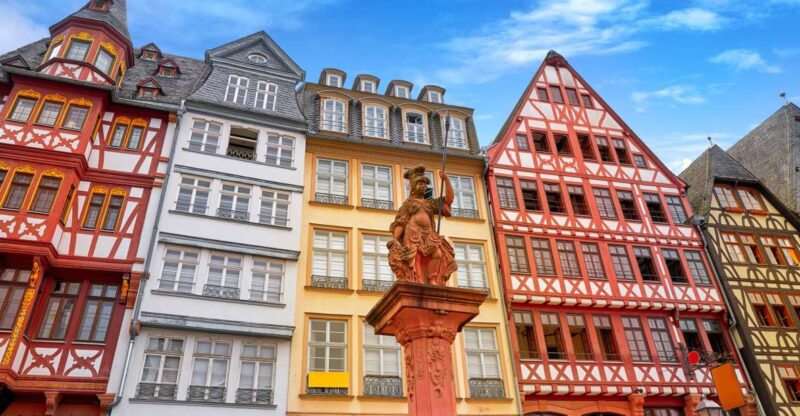 Frankfurt: Old Town Wonders Quest Experience - Key Points