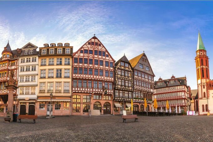 Frankfurt: Old Town Wonders Quest Experience - Unlocking Secret Stories Through Clues