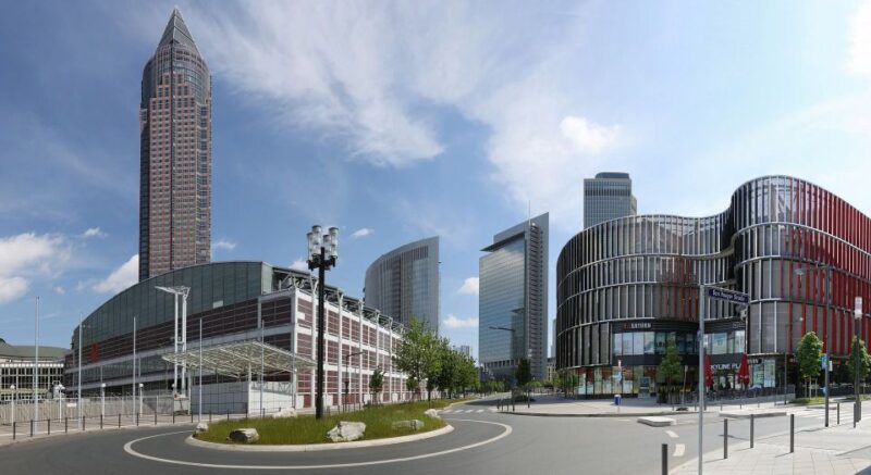 Frankfurt: Private City Center Sightseeing Walking Tour - Tour Experience
