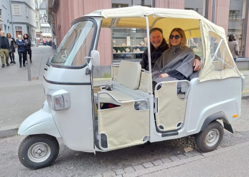 Frankfurt: Private Sightseeing Tour in Retro Ape Calessino - Scenic River Cruise