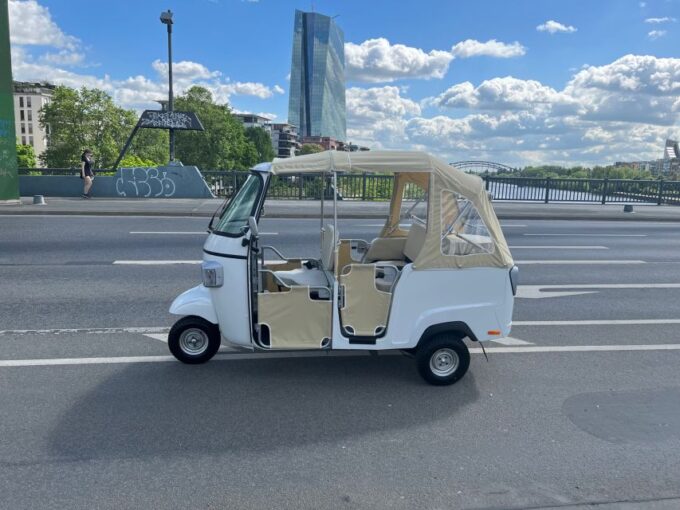 Frankfurt: Private Sightseeing Tour in Retro Ape Calessino - Frequently Asked Questions