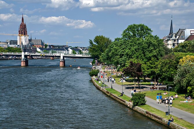 Frankfurt Scavenger Hunt and Highlights Self-Guided Tour - Exploring the City Trail