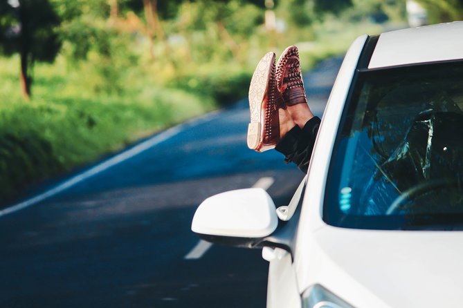 Frankfurt to Prague - Private Transfer With 2 Hours of Sightseeing - Vehicle and Amenities Offered