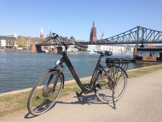 Frankfurt: Unique E-Bikes Tours - Customer Reviews and Ratings