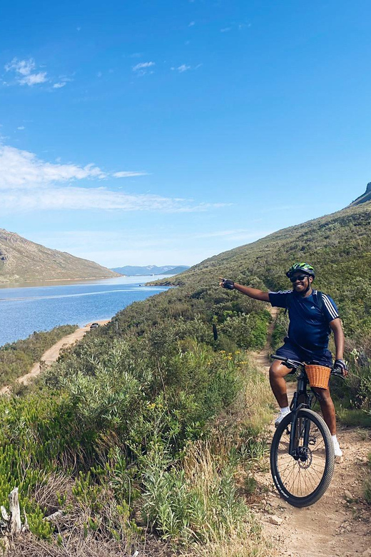 Franschhoek: Explore The Valley Of Dreams With E-Bikes - Exploring Franschhoeks Historic Streets