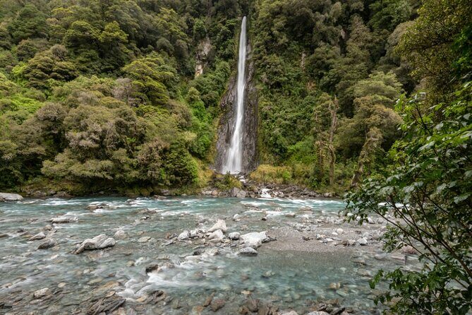 Franz Josef to Wanaka Small-Group Tour (One-Way) Includes Lunch - Thunder Creek Falls: A Misty Marvel
