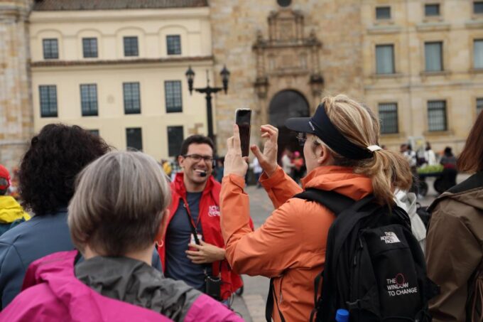 Free Colombian Conflict Tour: War, Drug Trafficking & Peace - Historical Events