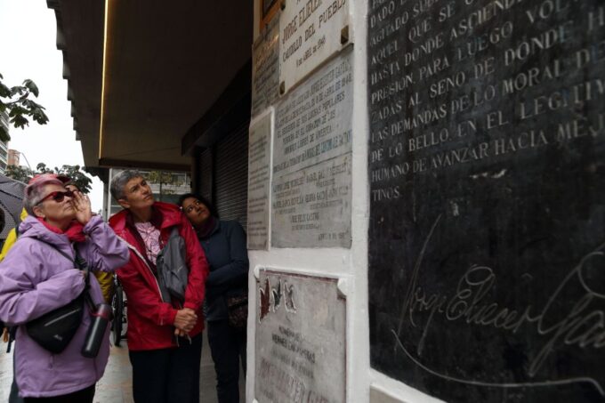 Free Colombian Conflict Tour: War, Drug Trafficking & Peace - Key Stops