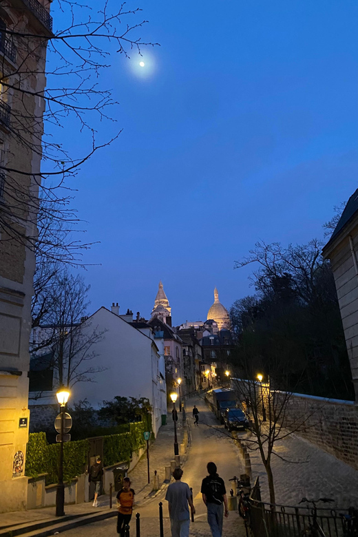 Free Tour of Montmartre, Artistic and Bohemian Paris - The Painters Square: Place Du Tertre