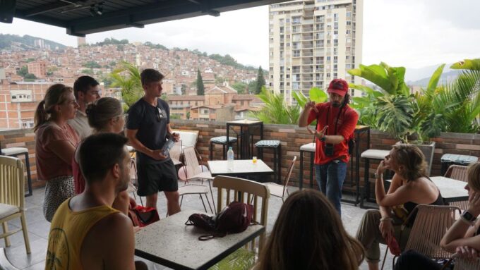 Free Violence & Post-conflict Walking Tour in Medellin - Exploring Medellíns Violence Dynamics