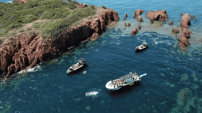 Fréjus: Sea and Creeks Boat Tour With Snorkeling and Drinks - Snorkeling Experience