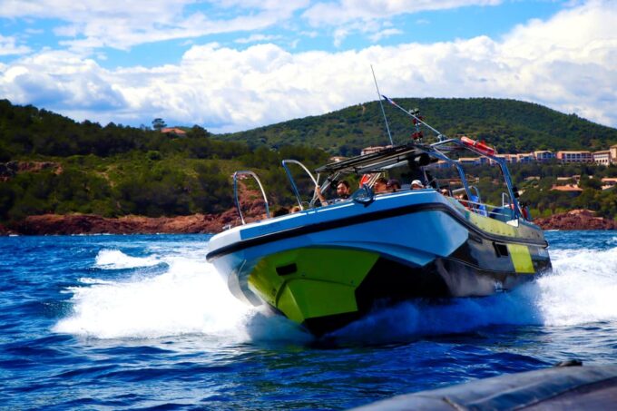Fréjus: Sea and Creeks Boat Tour With Snorkeling and Drinks - What to Pack for the Tour