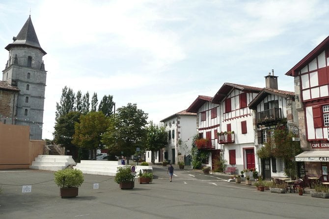 French-Basque Countryside Private Tour Discover the Hidden Beauty of Pyrenees - Guide and Company