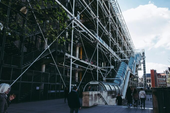 French Comedy and Molieres Charm - Experiencing Vibrant Les Halles