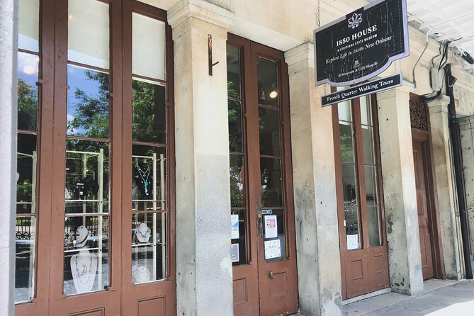 French Quarter Walking Tour With 1850 House Museum Admission - Exploring the French Quarter