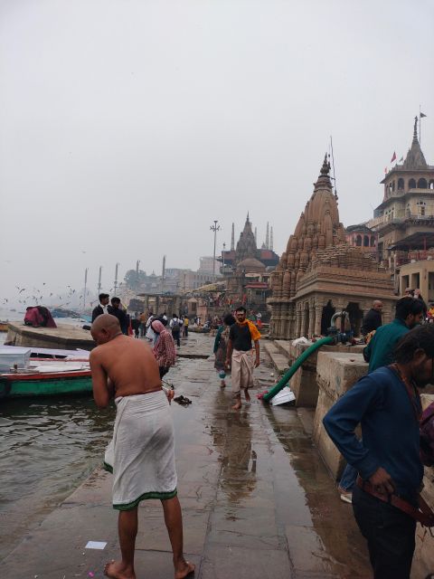 French-Speaking Guide Varanasi - Getting There