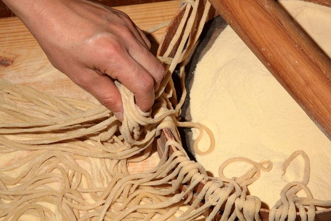 Fresh Pasta in Valdichiana Senese - Inclusions and Exclusions