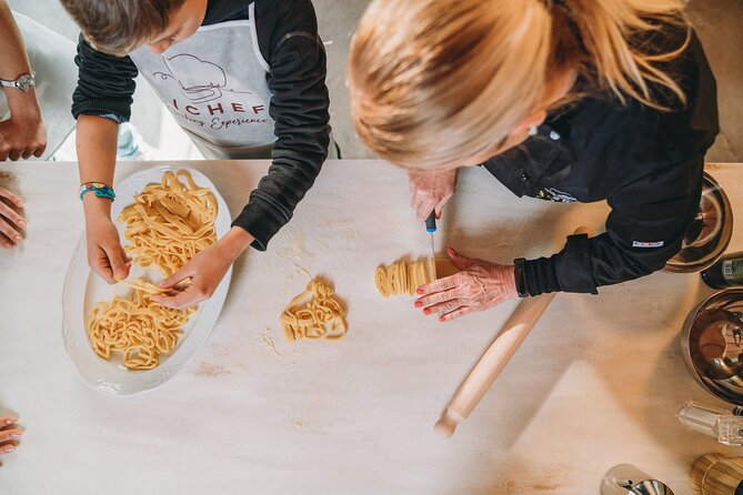Fresh Pasta Making Class With Lunch or Dinner in Chianti - Dining Experience and Menu
