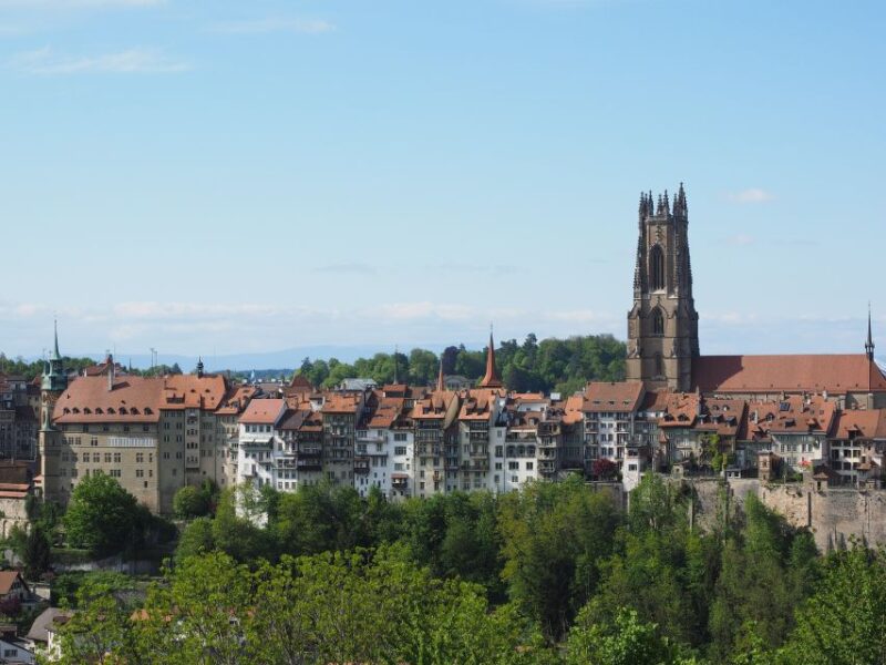 Fribourg - Historic Old Town Guided Tour - Pont Du Milieu