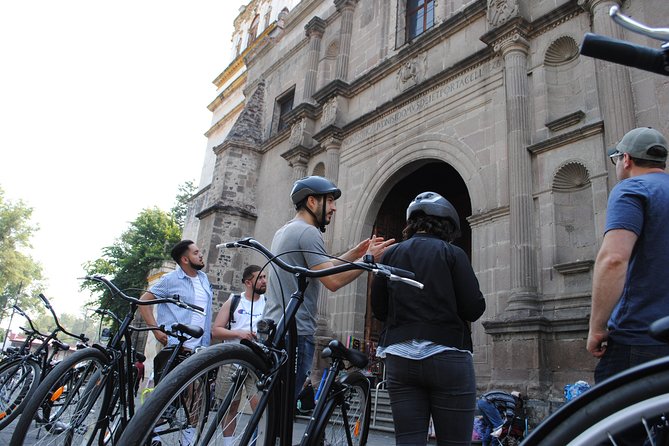 Frida Kahlo Museum VIP: Skip-the-line & Bikes & Churros - Participant Group Size