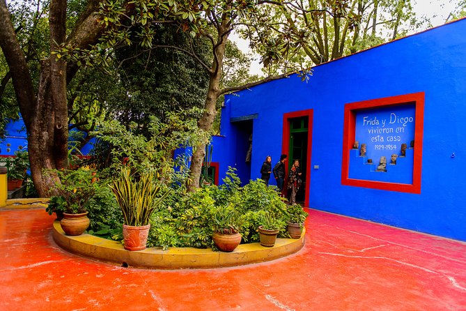 Frida Kahlos House, Coyoacan and Xochimilco - All Day Tour - Boat Ride Experience