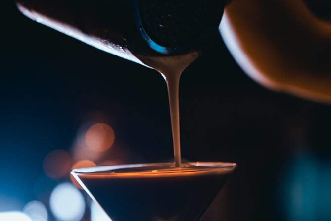 Friday Night Live Music and Cocktails Ticket in Kontakt Bar - Whats Included