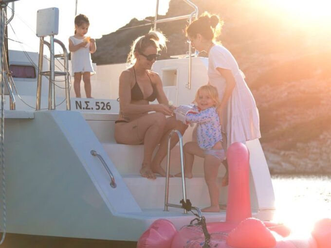 From Agios Nikolaos: Mirabello Bay Afternoon Cruise & Meal - Mediterranean-Style Dinner Onboard