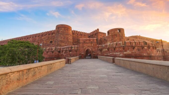 From Agra: Private Guided Tour Agra and Fatehpur Sikri - Discover Fatehpur Sikri