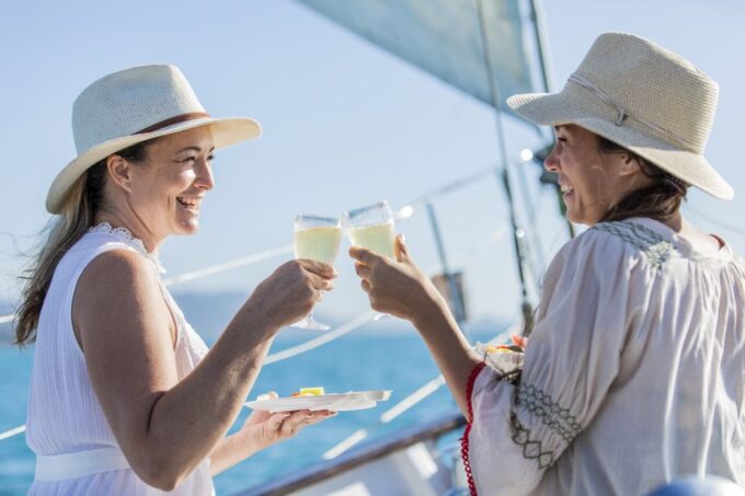 From Airlie Beach: Langford Island Sailing Trip W/ Snorkel - Luxury Yacht Lady Enid