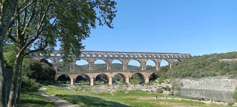 From Aix-en-Provence: Avignon City Highlights Guided Tour - Exploring the Roman Pont Du Gard