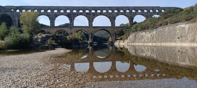 From Aix-en-Provence: Avignon City Highlights Guided Tour - Taking in Avignons Old Town