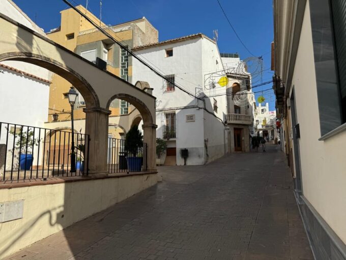 From Albir & Benidorm: Calpe Old Town and Port Day Trip - Transportation and Meeting Points