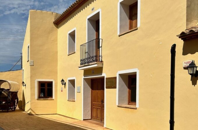 From Albir & Benidorm: Chocolate Factory and Market Tour - Frequently Asked Questions