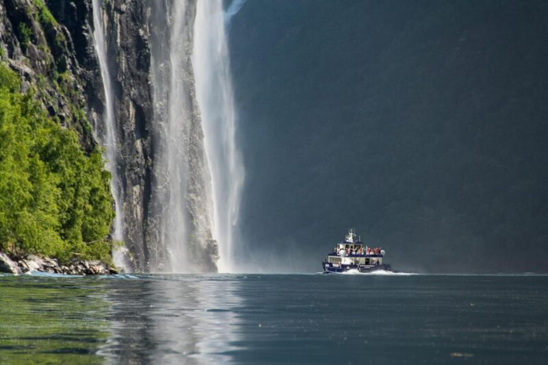 From Ålesund: Round-Trip Boat Cruise to Geirangerfjord - Cruise Itinerary and Experience