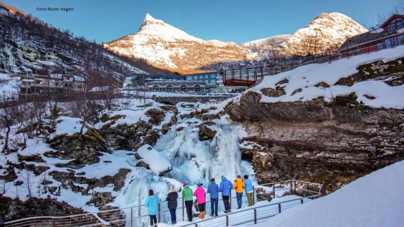 From Ålesund: Winter Fjord Cruise to Geirangerfjord - Scenic Views and Activities
