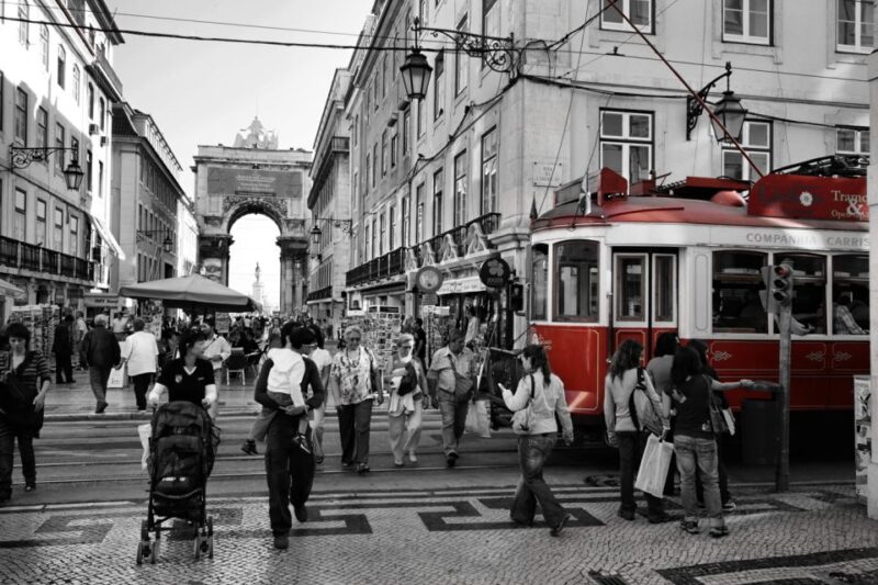 From Algarve: Lisbon City Tour With Shopping - Language and Tour Guide