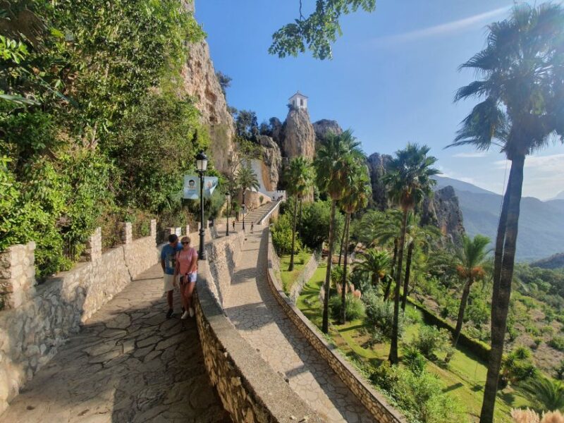 From Alicante, Benidorm to Guadalest. Gidovik - Fountains and Museums