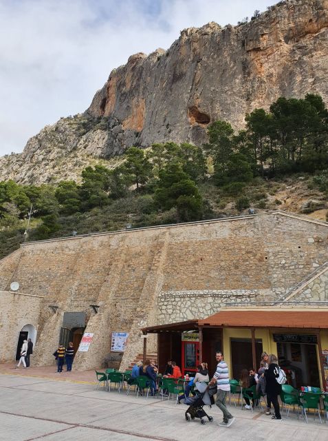 From Alicante: to the Caves in Europe, Canelobre. Gidovik - Impact of the Spanish Civil War