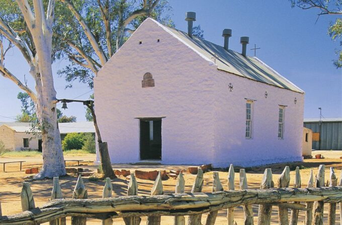 From Alice Springs: Palm Valley 4WD Outback Safari + Picnic - Booking and Reservation Information
