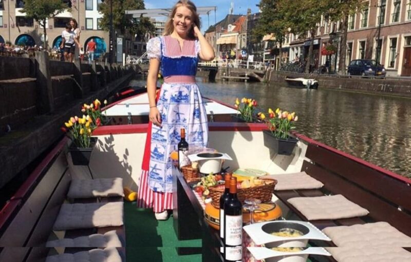 From Amsterdam; Alkmaar Cheese Market, Canal Cruise + Farm - Meeting Point