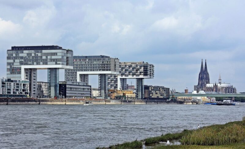 From Amsterdam: Cologne Private Sightseeing Tour - Key Points