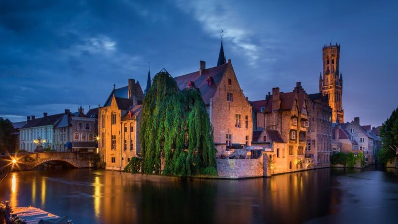 From Amsterdam: Day Trip to Bruges in Spanish - Key Points