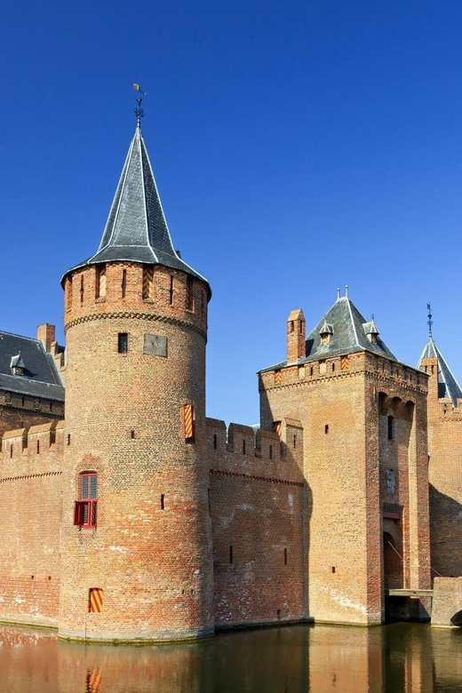 From Amsterdam: Visit Zaanse Schans, Muiderslot and More! - Group Size and Language